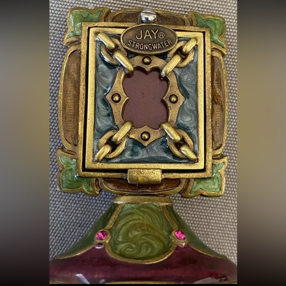 Rare Jay Strongwater Jeweled Enameled Trinket Box with Picture Frame
NEW 
5052 - Picture 6 of 8
